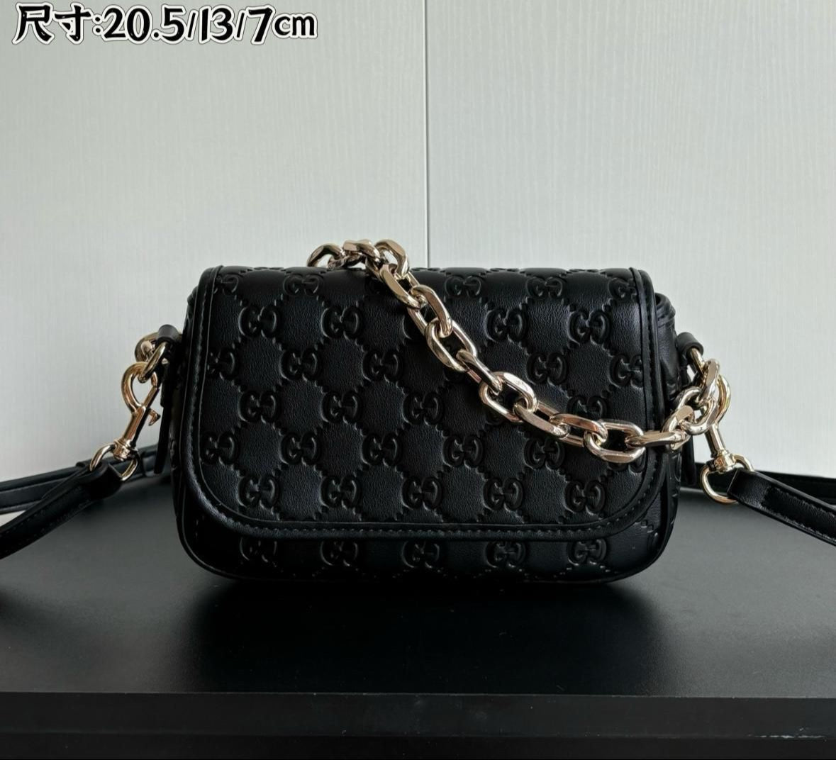 GUCCI EMBLEM SHOULDER BAG
