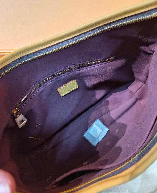 Louis Vuitton Carry All Hobo Larze Size