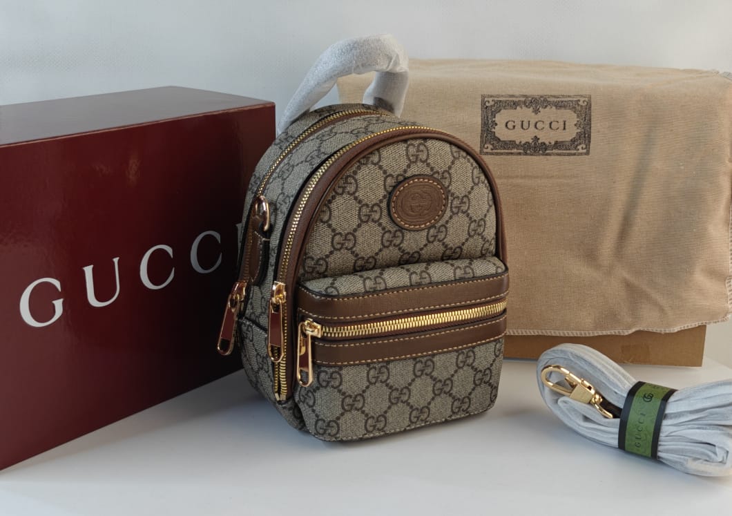 Gucci GG Sepreme Multi Function Bag