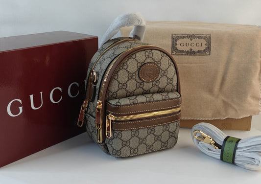 Gucci GG Sepreme Multi Function Bag