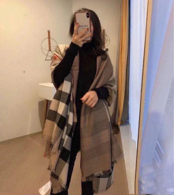Burberry Woolen Stole