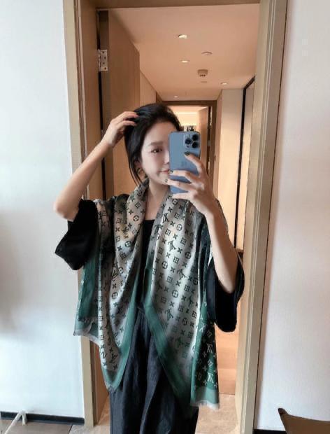 Louis Vuitton Latest Woollen Stole