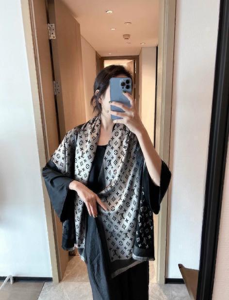 Louis Vuitton Latest Woollen Stole