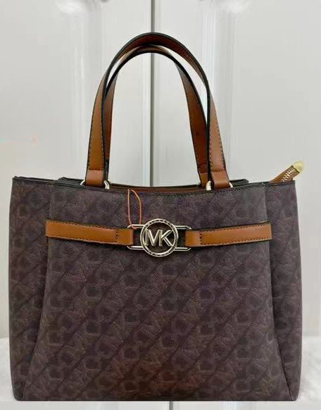 Michael Kors Angelina Logo Plaque Medium Sized Handbag