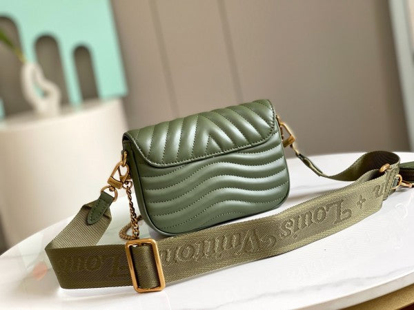 Louis Vuitton LV Multi Pochette Wave With OG Box Dust Bag
