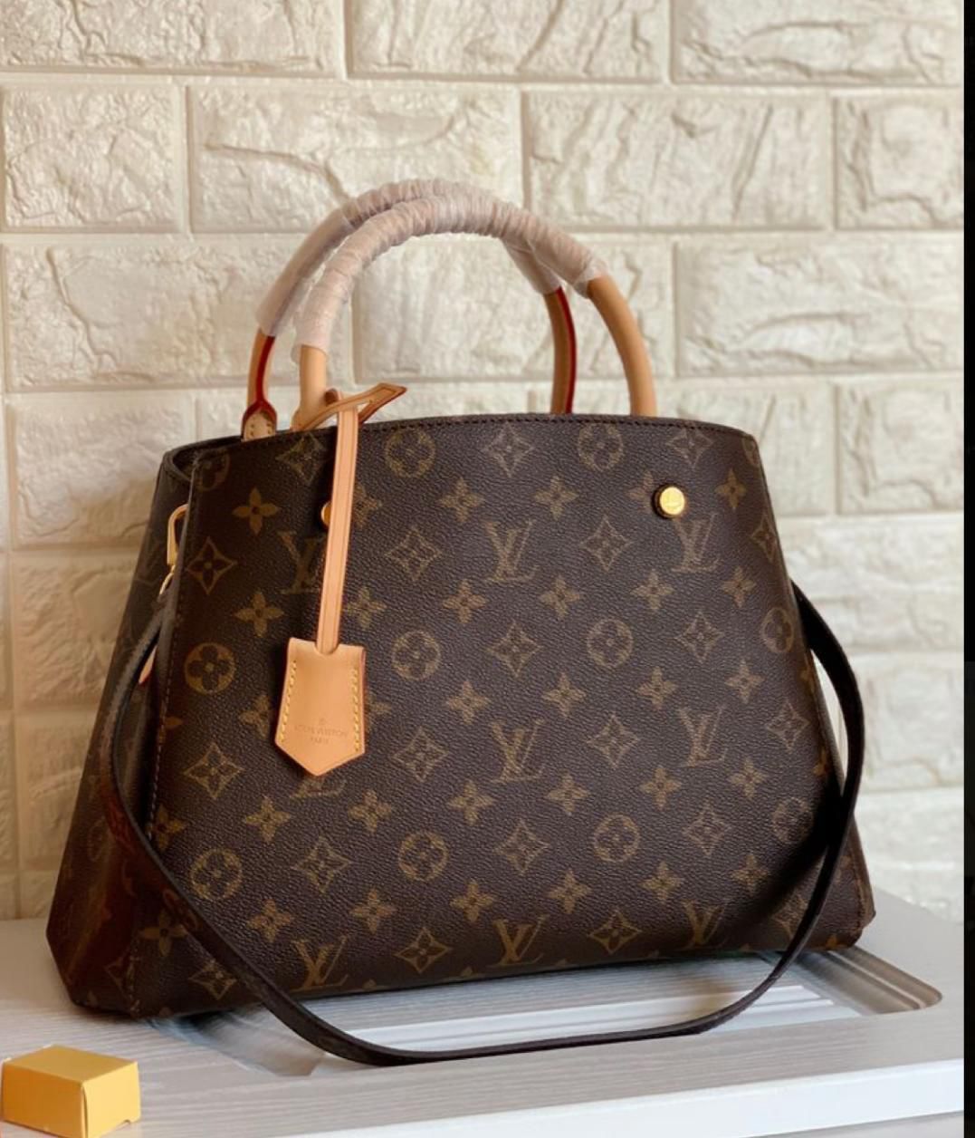 LOUIS VUITTON MONTAIGNE
